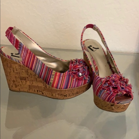 Fun Colorful Wedges - Picture 2 of 4